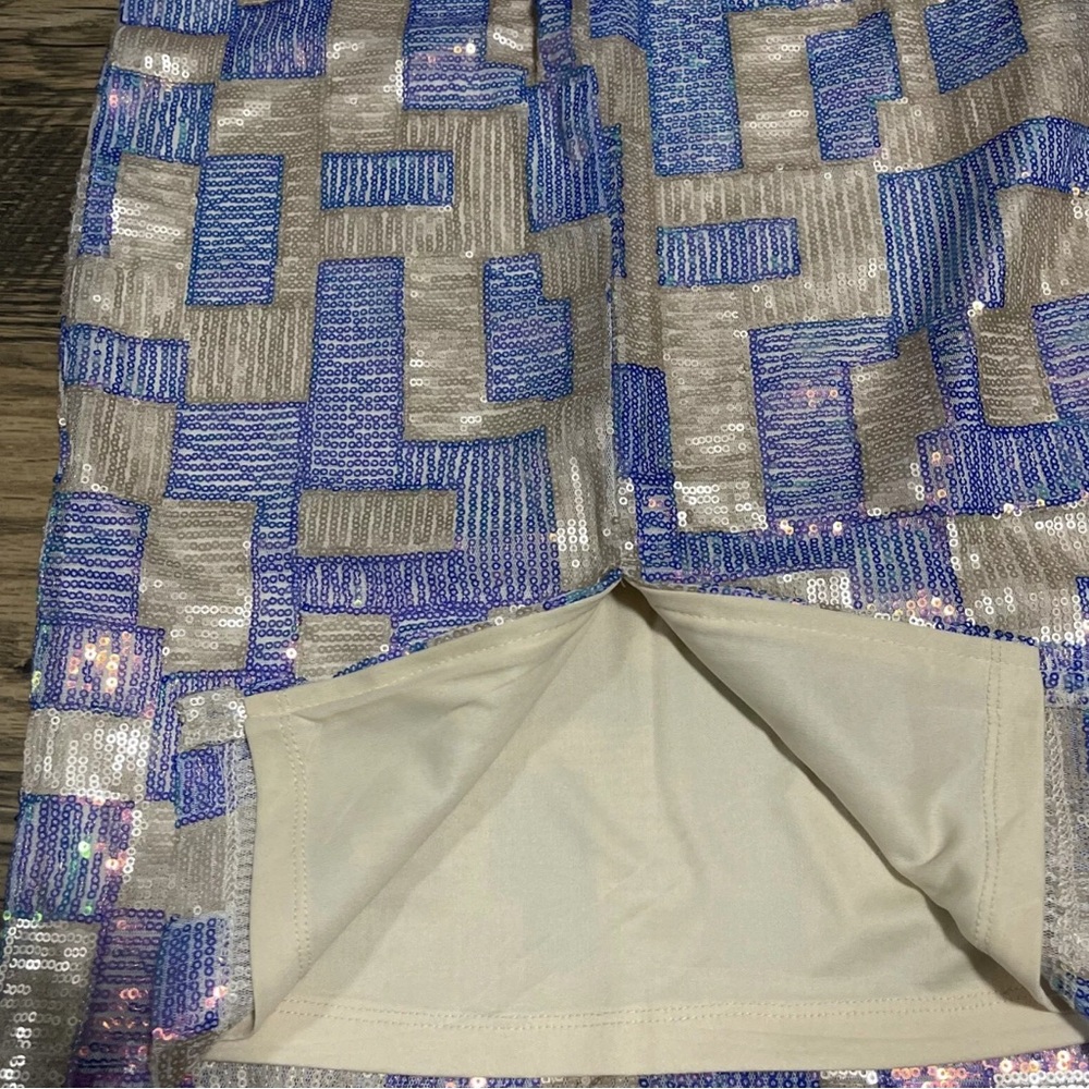 Skirt - Picture 2 of 8